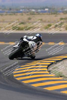 media/Oct-08-2022-SoCal Trackdays (Sat) [[1fc3beec89]]/Turn 11 Backside (1145am)/